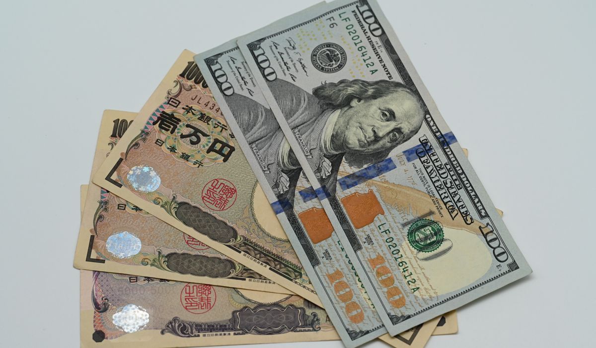hipoteca multidivisa: billetes de yenes y dólares
