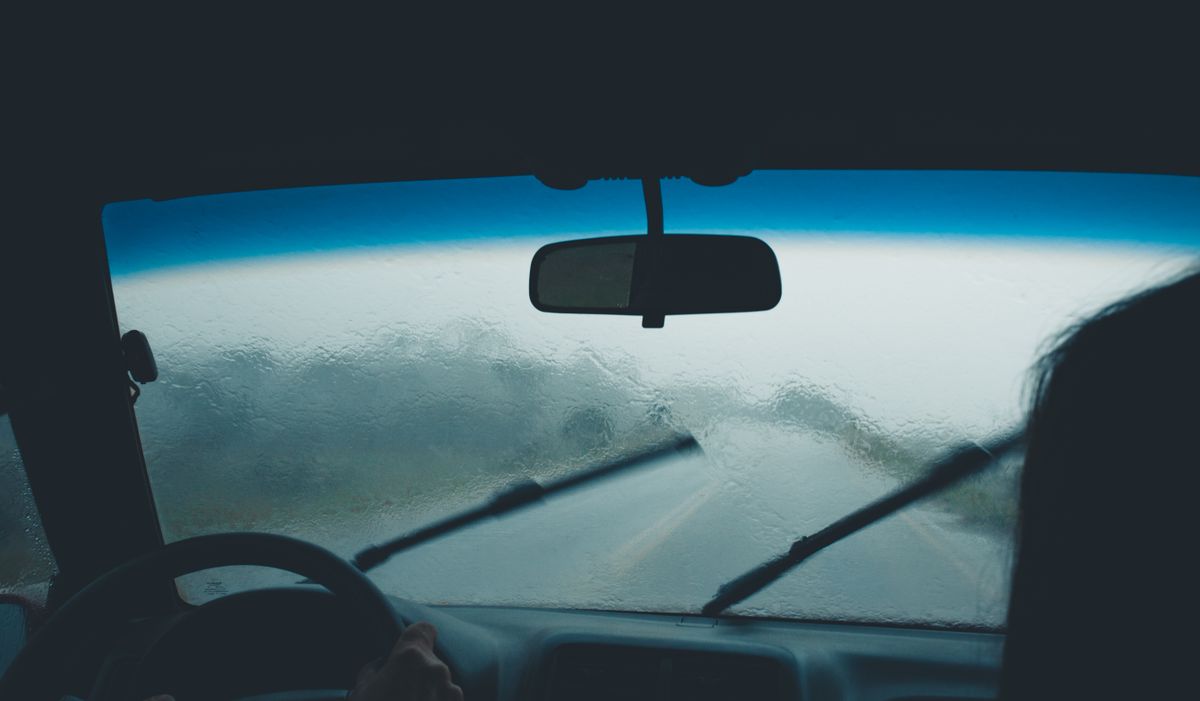 limpiaparabrisas automático en la lluvia