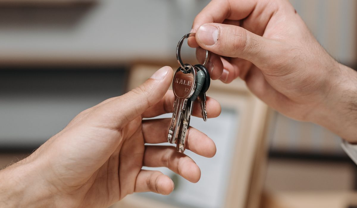 arrendador y arrendatario empadronados en la misma vivienda