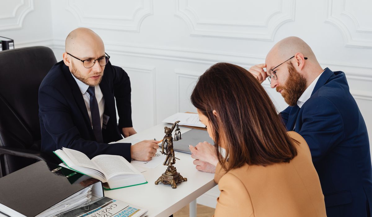 cuánto cobra un abogado por hacer un contrato de alquiler