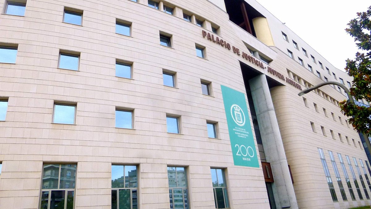 Fachada del Palacio de Justicia de Pamplona, sede del TSJ de Navarra que anuló la indemnización por despido indirecto